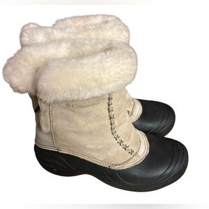 Columbia Winter Boots - Cream and Black